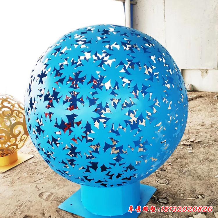 不銹鋼噴泉鏤空球雕塑3