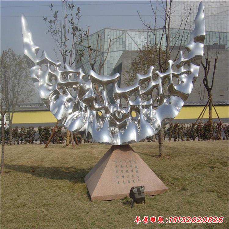 不銹鋼抽象月亮雕塑