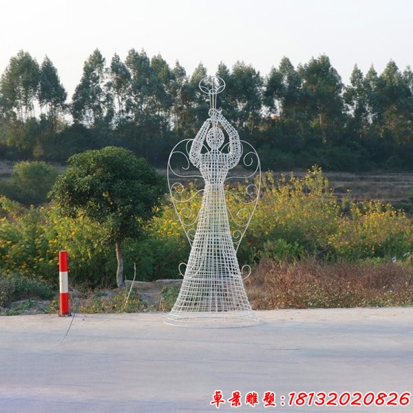 不銹鋼抽象鏤空吹喇叭人物雕塑 (2)