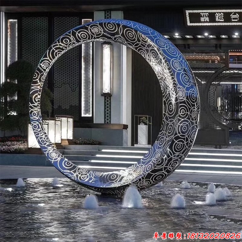 商場(chǎng)門口不銹鋼抽象圓環(huán)雕塑