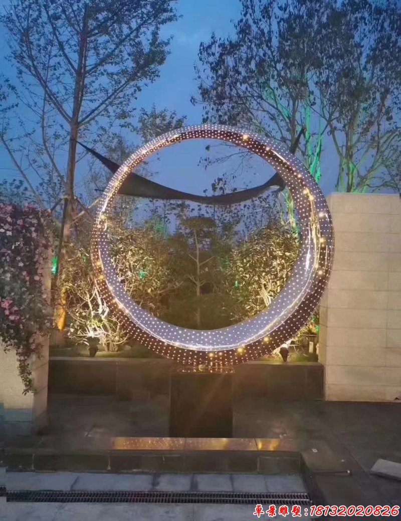 不銹鋼鏤空燈光圓環(huán)雕塑 (4)