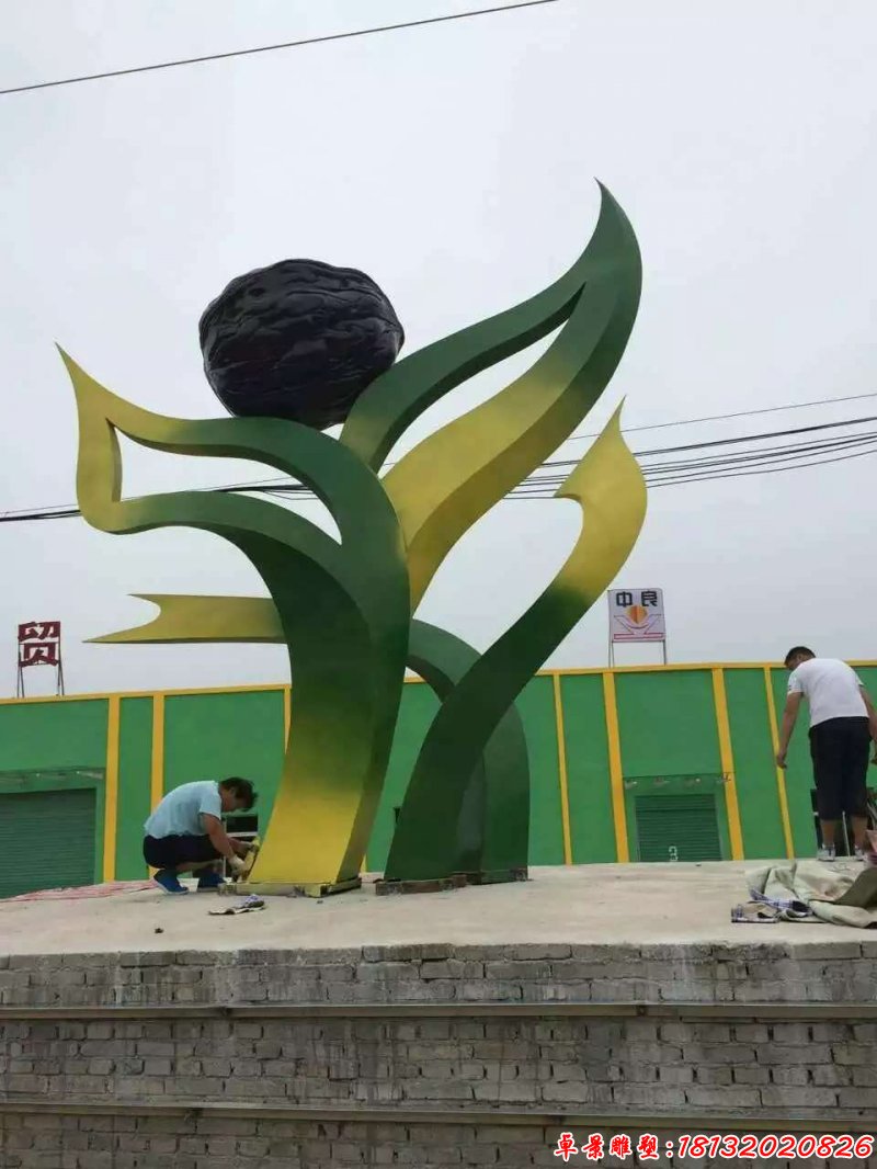 彩色不銹鋼抽象核桃樹雕塑