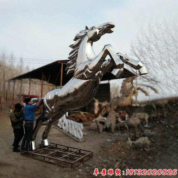 不銹鋼鏡面奔馬雕塑 (3)