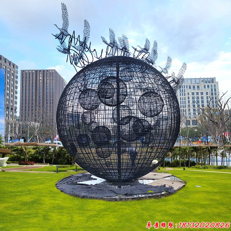 公園不銹鋼鏤空圓球仙鶴雕塑