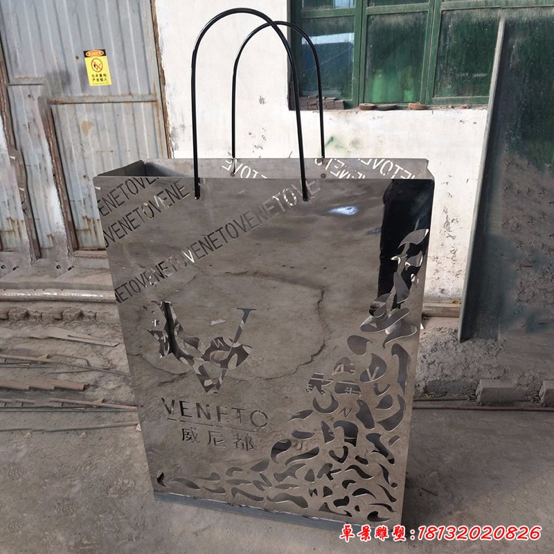 不銹鋼購(gòu)物袋雕塑 (4)