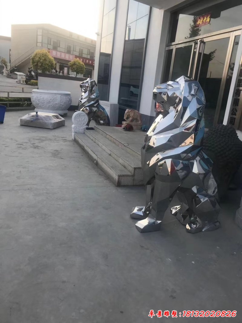 不銹鋼獅子雕塑