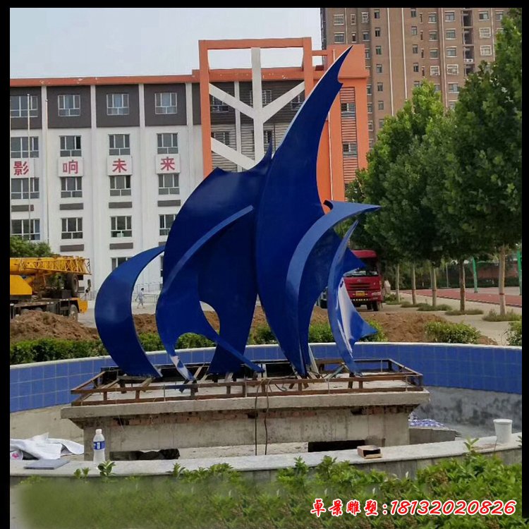 不銹鋼抽象船帆雕塑