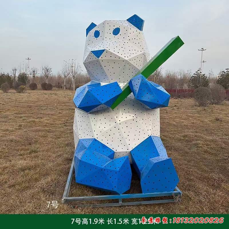 手拿笛子的切面熊貓不銹鋼雕塑