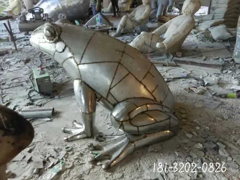 動(dòng)物鍛造青蛙雕塑不銹鋼動(dòng)物雕塑[1]