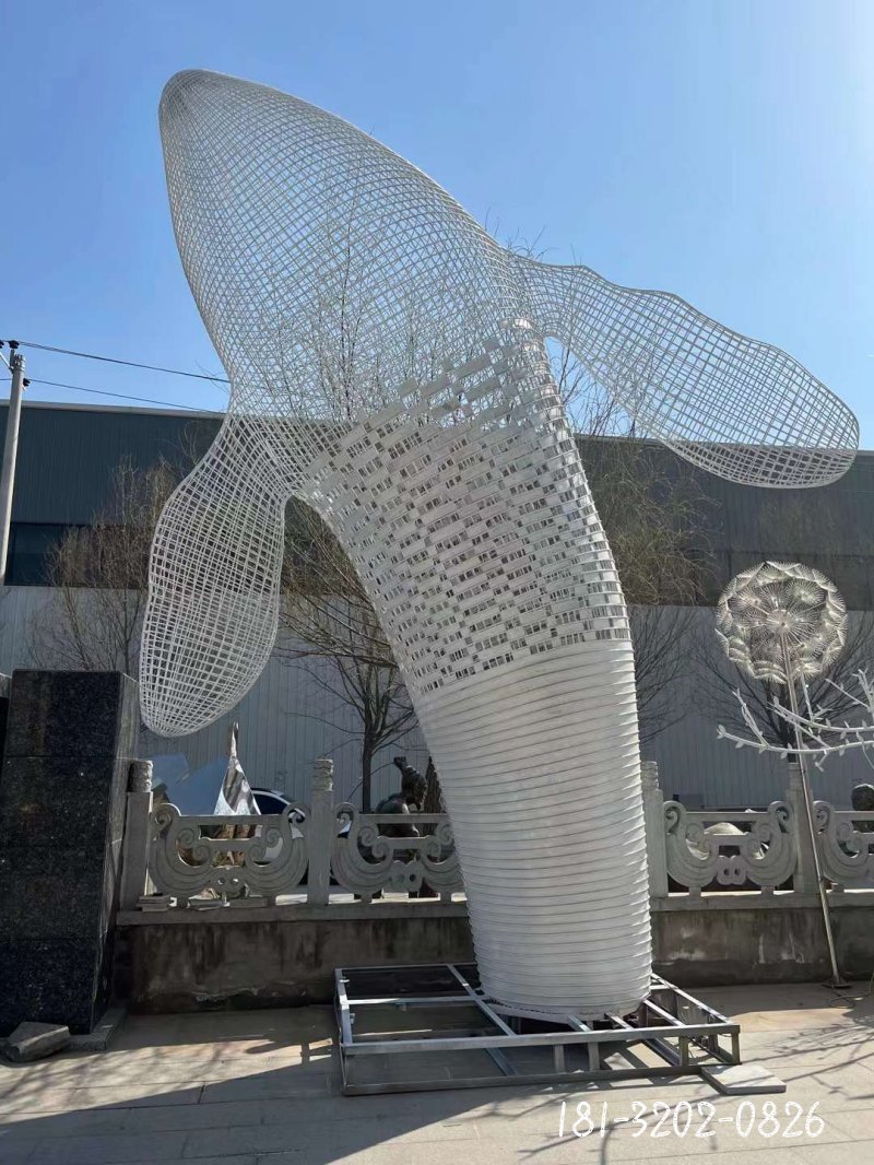 不銹鋼鏤空鯨魚雕塑 (3)