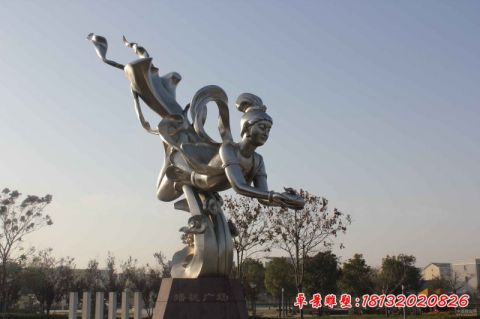 廣場(chǎng)蟠桃仙女