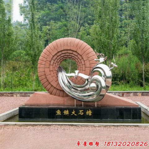 魚鱗大石塘抽象海浪和海鷗