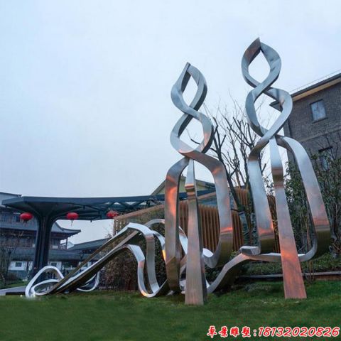 公園抽象滑梯造型