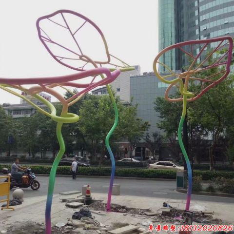 城市街邊抽象葉子傘造型