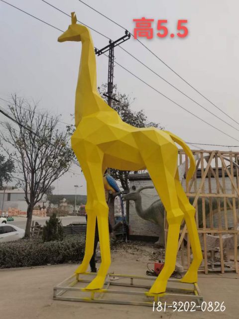 廣場仿真長頸鹿